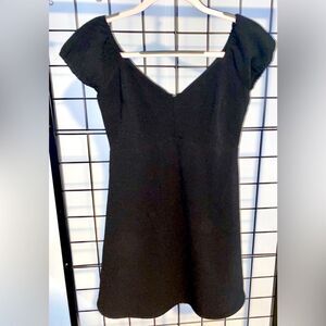 Kimchi Blue women’s cap sleeve black mini dress EUC